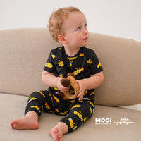 Mooi X Dinda Puspitasari Setelan Bayi Ollie Long Button Set