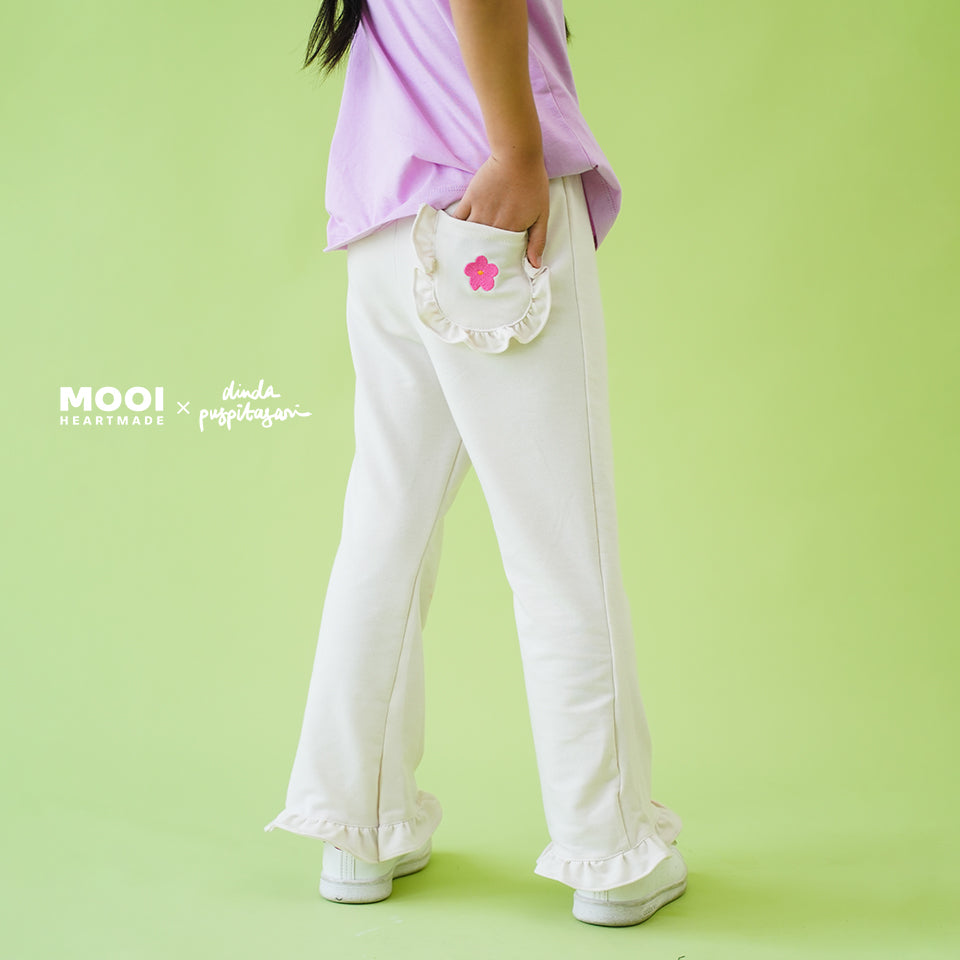 Mooi X Dinda Puspitasari Celana Panjang Anak Perempuan Yumna Pants Ruffle