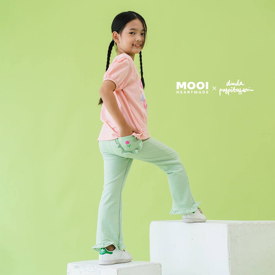 Mooi X Dinda Puspitasari Celana Panjang Anak Perempuan Yumna Pants Ruffle