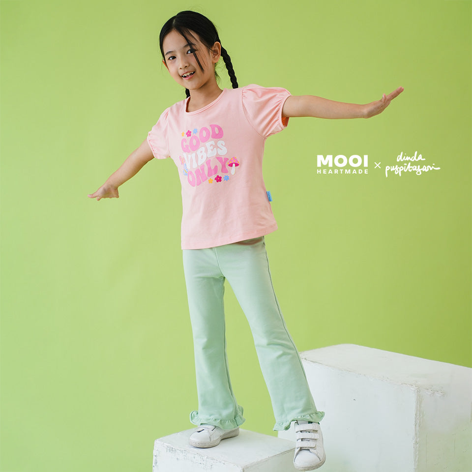 Mooi X Dinda Puspitasari Celana Panjang Anak Perempuan Yumna Pants Ruffle