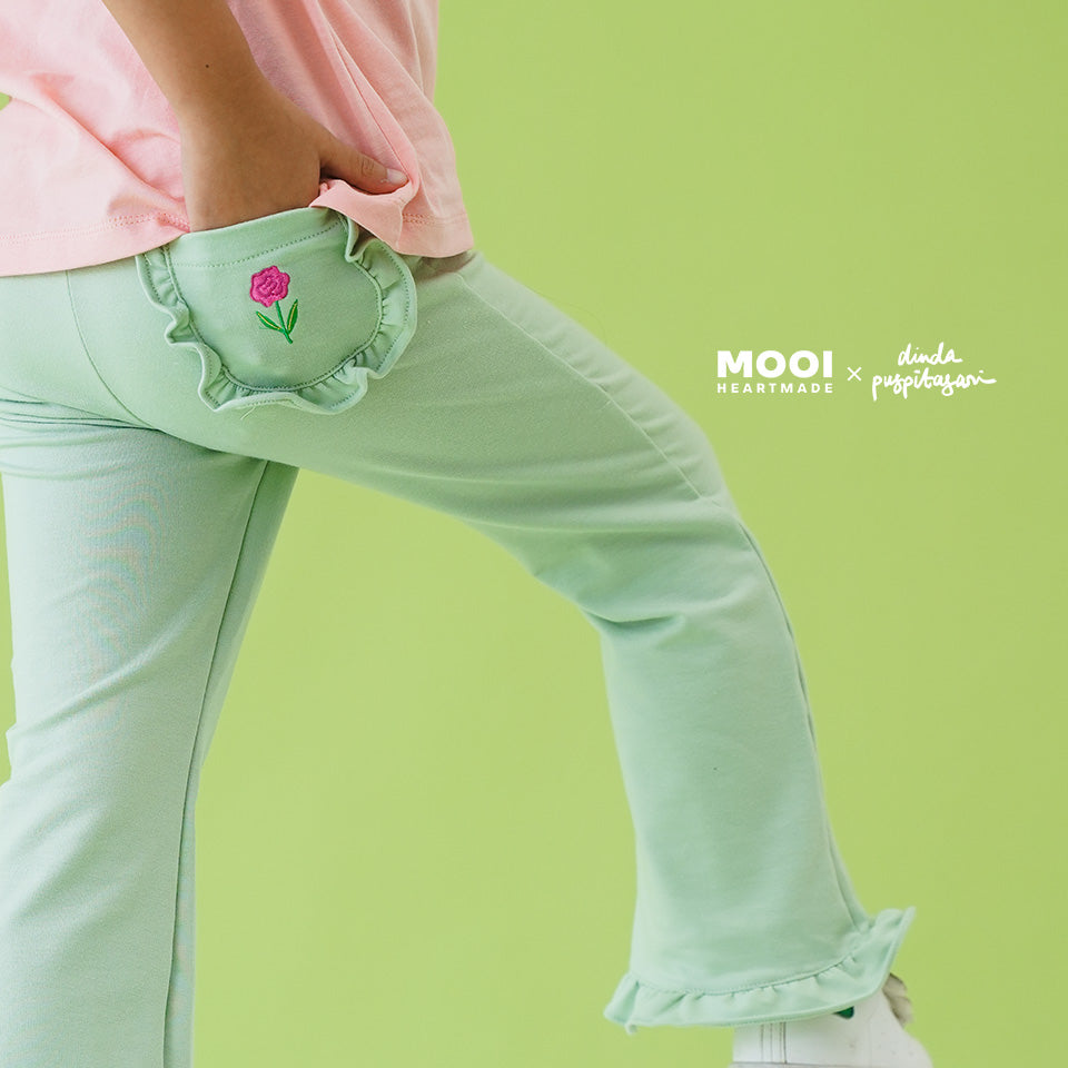 Mooi X Dinda Puspitasari Celana Panjang Anak Perempuan Yumna Pants Ruffle
