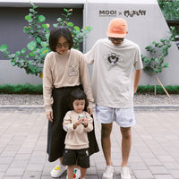 Mooi X Muklay Kaos Dewasa Unisex Graphic Tee Adult