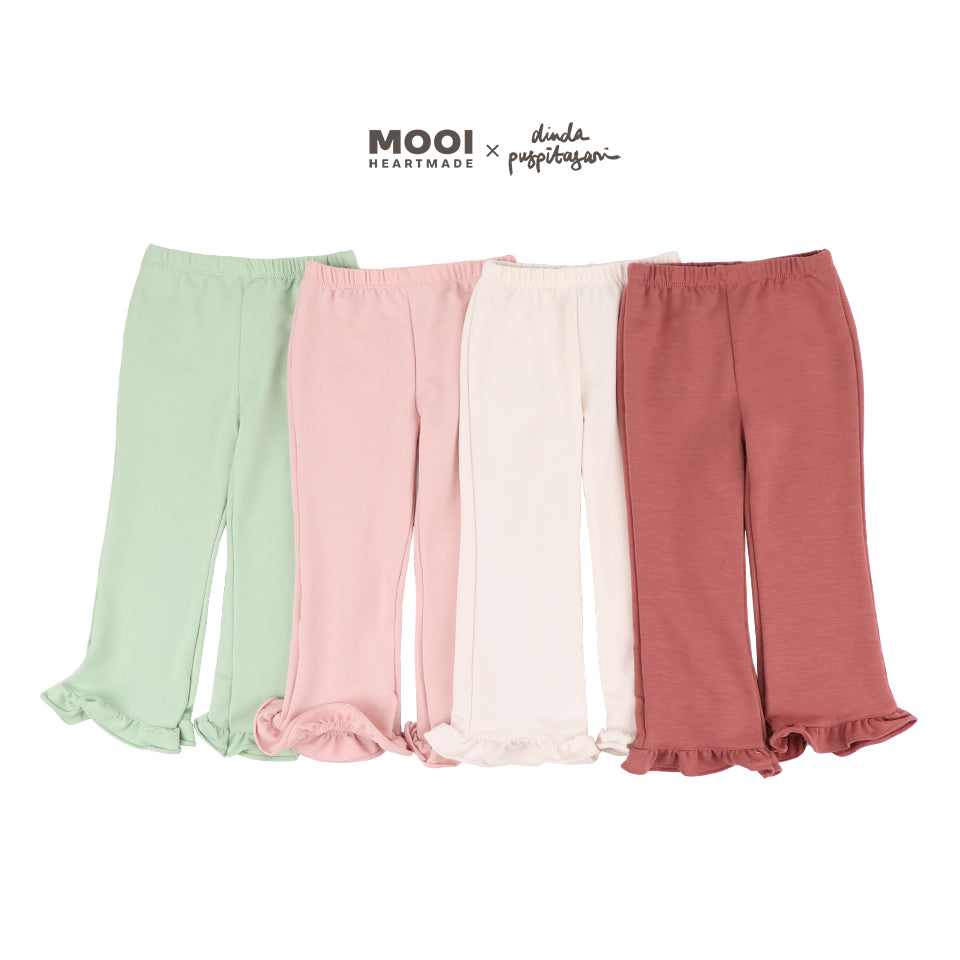 Mooi X Dinda Puspitasari Celana Panjang Anak Perempuan Yumna Pants Ruffle