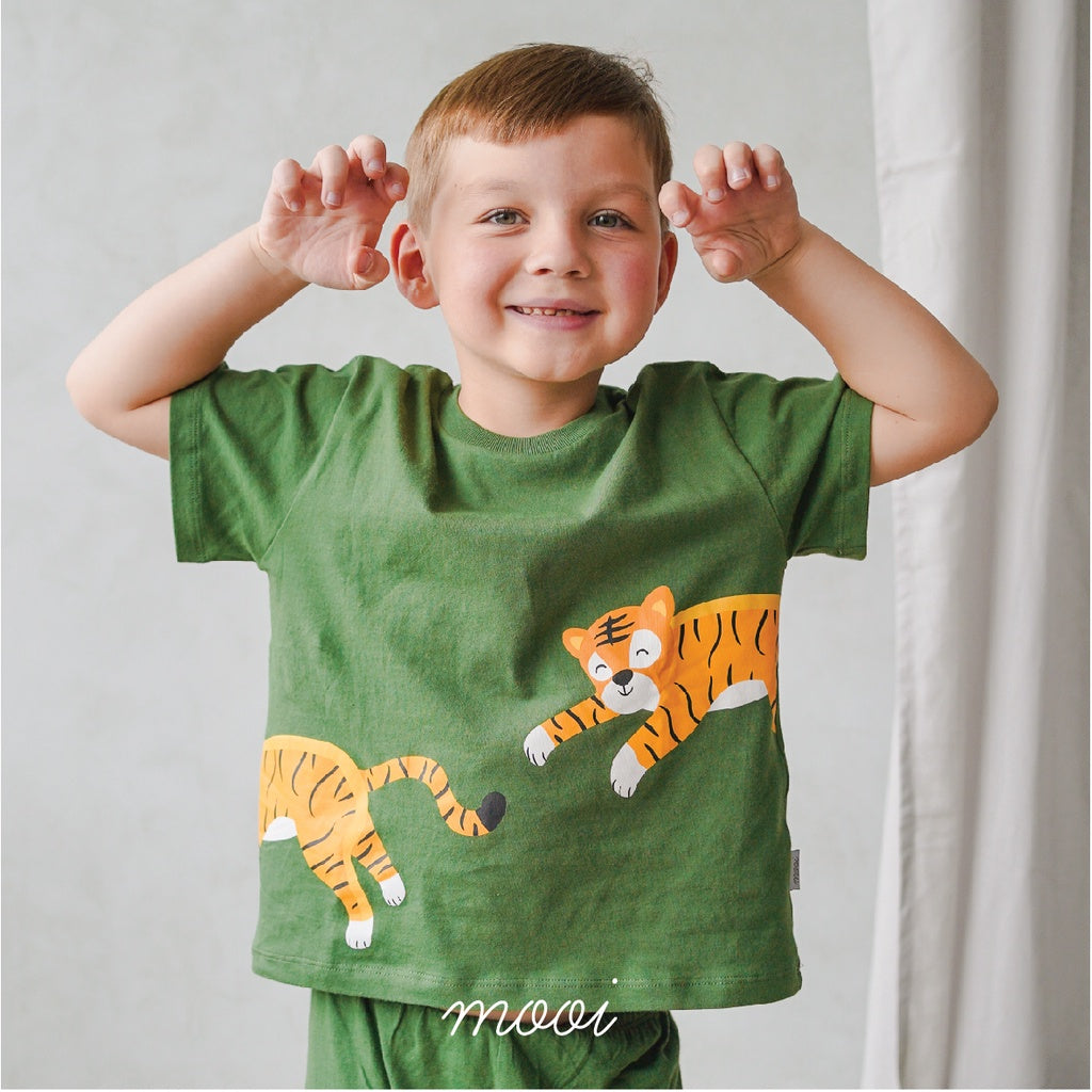 Mooi Kaos Anak Unisex Graphic Tee Pumpkin Giraffe