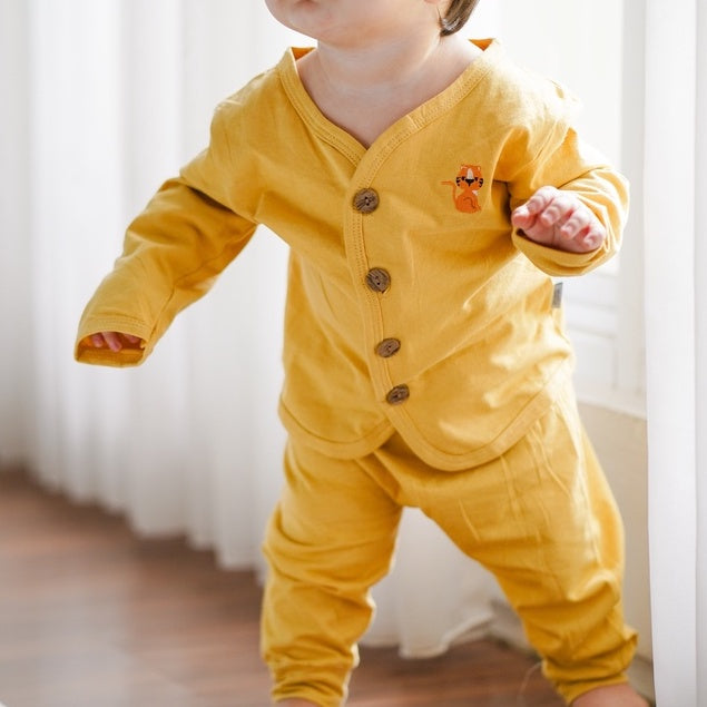 Mooi Setelan Panjang Bayi Long Button Set